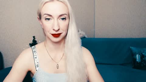 cute_smile_shy online show from January 7, 7:17 pm