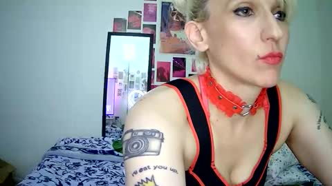 Bella online show from March 15, 2:46 am