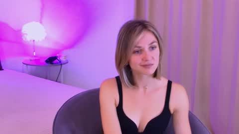 cutemirage online show from October 20, 3:26 pm