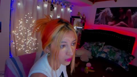 cuteweed420 online show from January 16, 5:53 am