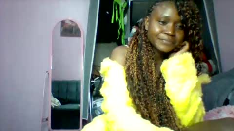 cutezola online show from November 1, 5:28 pm