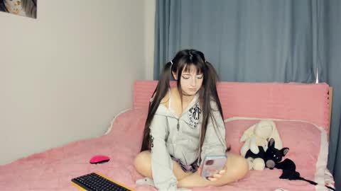 cutie online show from February 12, 7:54 am