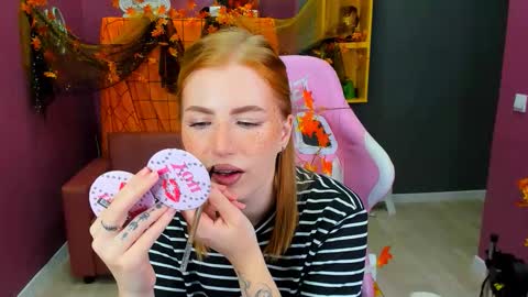 Lina online show from October 14, 1:35 pm