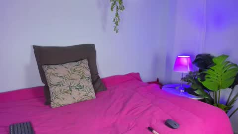 Laura online show from March 4, 11:28 am