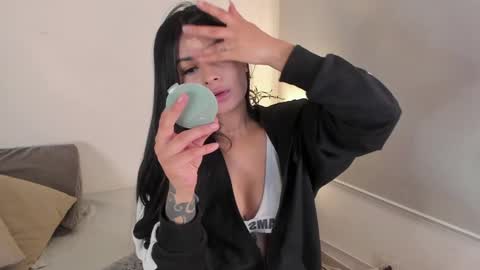 Cylie online show from January 24, 1:25 pm