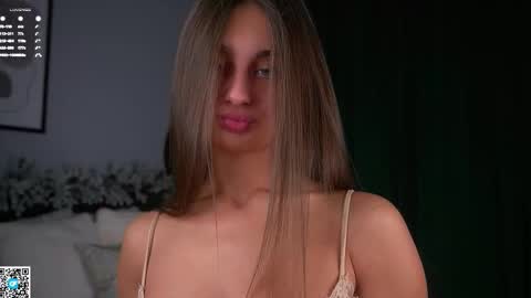 Isabella online show from December 14, 1:11 am