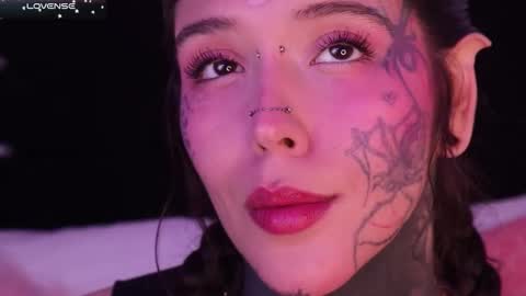 Darlene online show from February 4, 5:45 pm