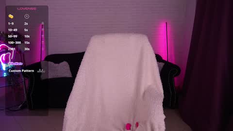 daenerys_daen online show from February 4, 8:24 am