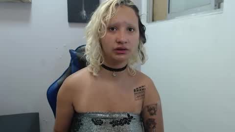 Dafne online show from April 12, 1:14 pm