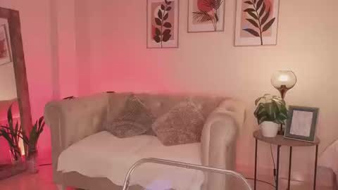 Dahiann Walcott online show from March 15, 12:12 am