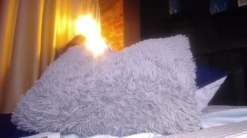 DAHYAN online show from April 15, 7:58 pm