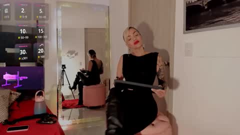  D A I L A  online show from October 31, 6:23 pm