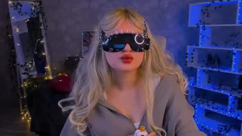 Daisy online show from February 22, 1:50 am