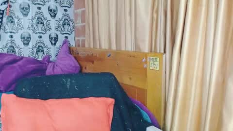    --  -- help me reach 100 hands up  online show from March 9, 9:13 am