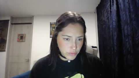 IG  dakotasofiaa online show from March 12, 8:41 am