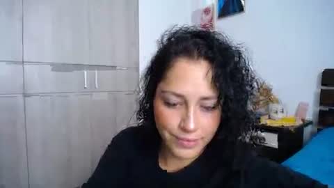 IG  dakotasofiaa online show from December 16, 7:00 pm