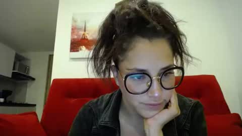 IG  dakotasofiaa online show from December 1, 4:38 am