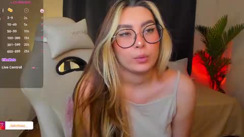 dakottaa__ online show from July 22, 12:11 am