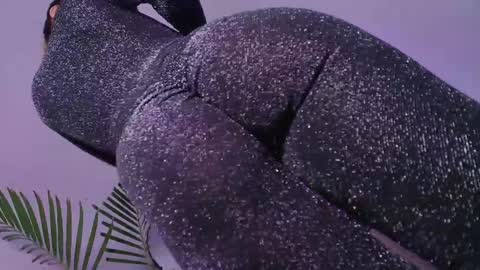 dalilathoms online show from April 10, 10:05 pm