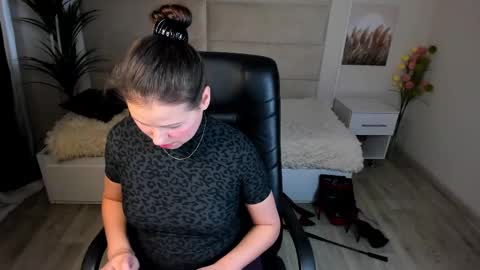 Dana Dom online show from February 12, 2:45 am