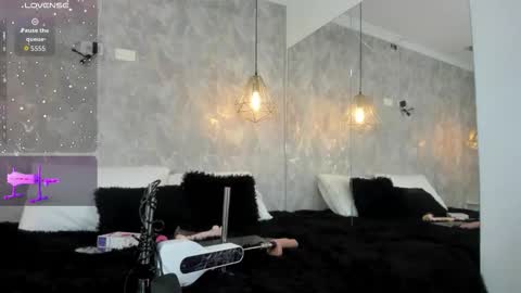    online show from October 6, 8:57 pm