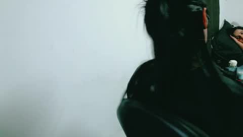 dani y jocelyn online show from April 1, 11:57 pm