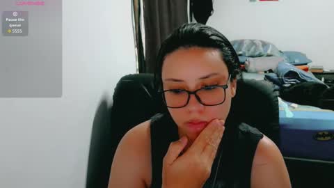 dani y jocelyn online show from December 13, 7:53 pm