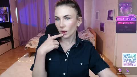 Daniela Cooper online show from June 2, 11:33 am