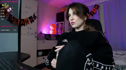 Daniela Cooper online show from November 5, 5:07 pm