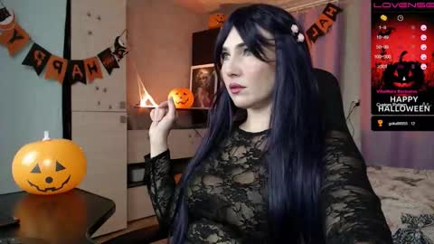 Daniela Cooper online show from October 31, 6:45 pm