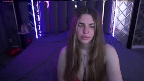 danielareign online show from April 23, 12:51 pm