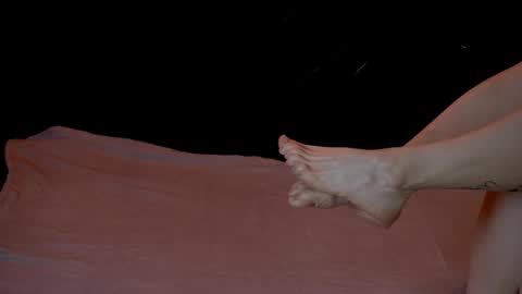 danielareign online show from February 1, 6:45 am