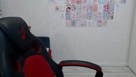 Daniella Martin online show from May 12, 12:19 am