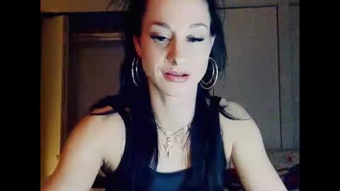 daniellbisous online show from February 18, 9:30 am