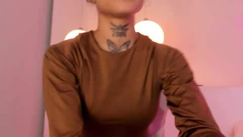 danielle_castillo online show from March 4, 7:42 pm