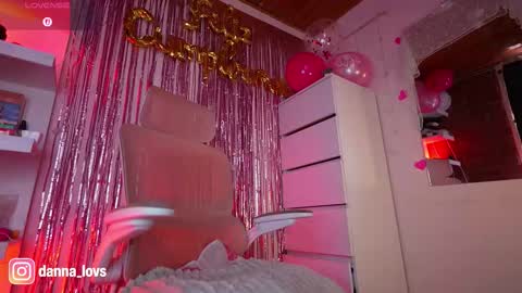 Danna Lovs online show from February 14, 2:08 pm