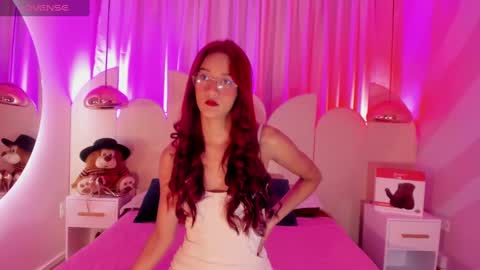 Daphne online show from March 4, 11:40 am