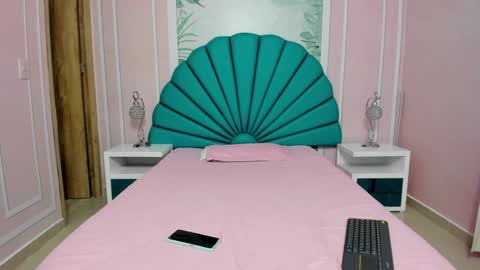 Daphne  online show from January 13, 11:19 am