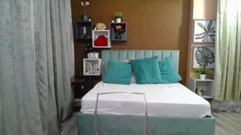 DarcyeJane online show from January 13, 6:45 pm