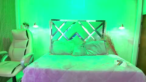 dark_dominika online show from February 10, 8:01 pm