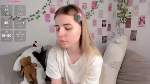 Ester online show from June 20, 10:41 am