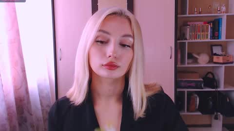 Lana online show from March 4, 8:24 am