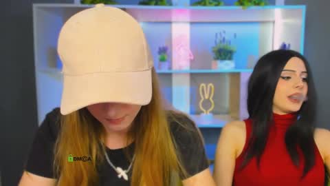 darly honey online show from April 8, 11:34 am