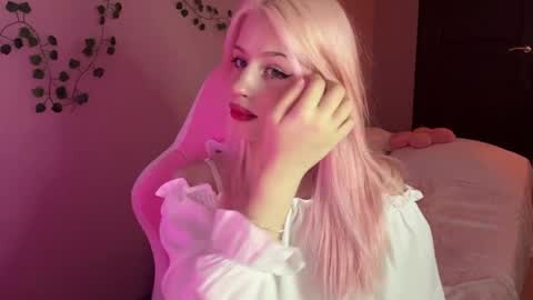 Maggie online show from May 24, 6:07 pm