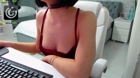 Elly online show from January 25, 12:19 pm