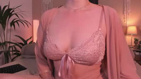 Moa . online show from September 27, 1:40 pm