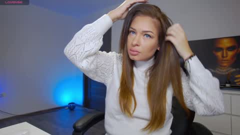 Monique online show from December 17, 9:50 am