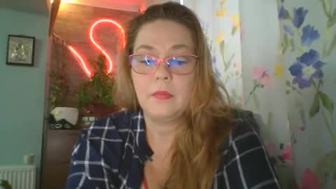 deea1805 online show from January 10, 1:49 pm