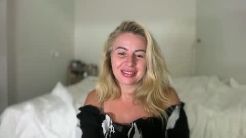 deean12 online show from February 7, 8:02 pm