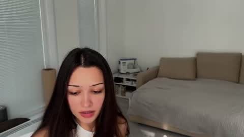 deepcute_ online show from August 3, 1:17 pm